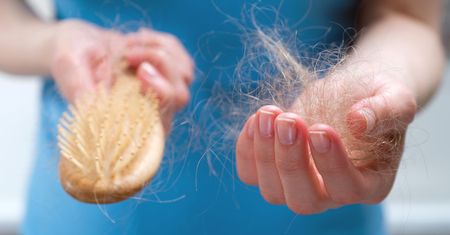 Niedobór żelaza u kobiet. 8 objawów, które mogą wystąpić, zanim rozwinie się anemia