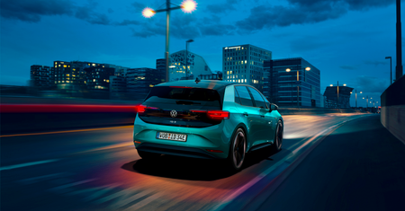 Ile CO2 tak naprawdę emituje samochód elektryczny w Polsce?