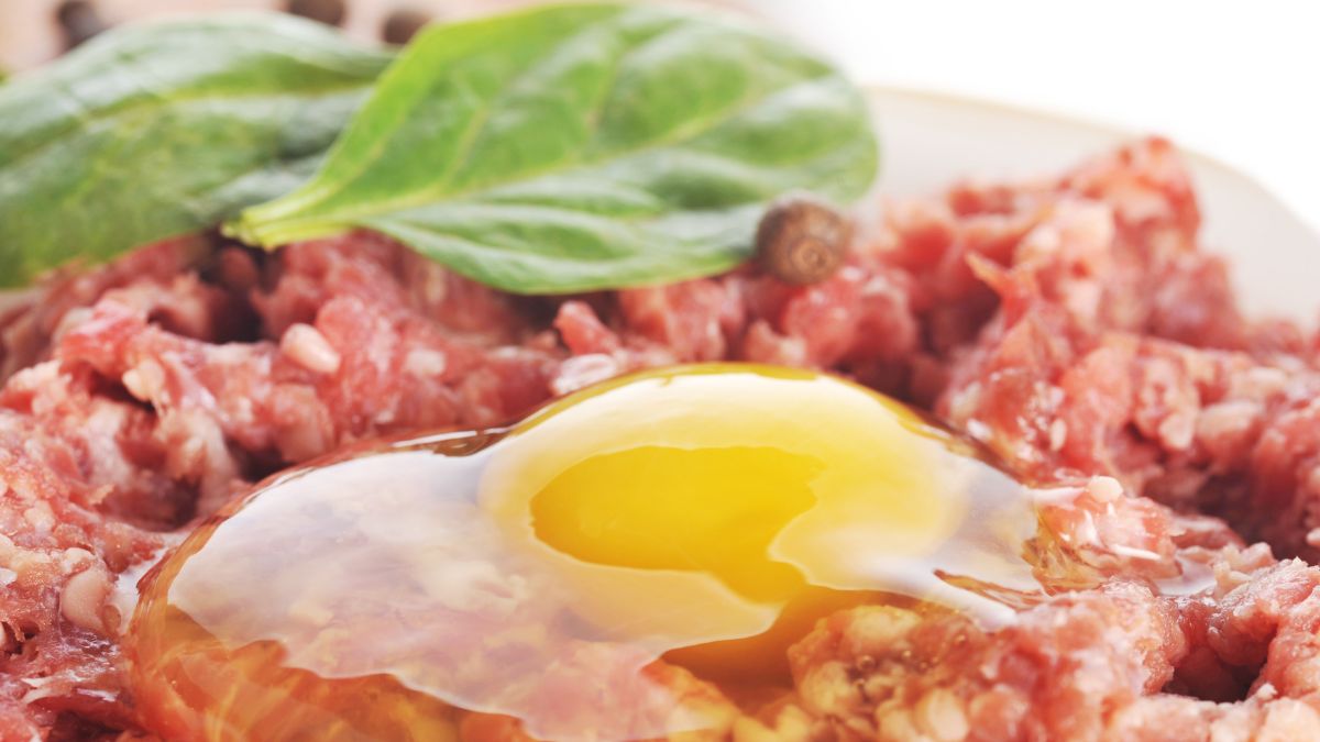 Kotlety mielone. Ile jajek do masy?