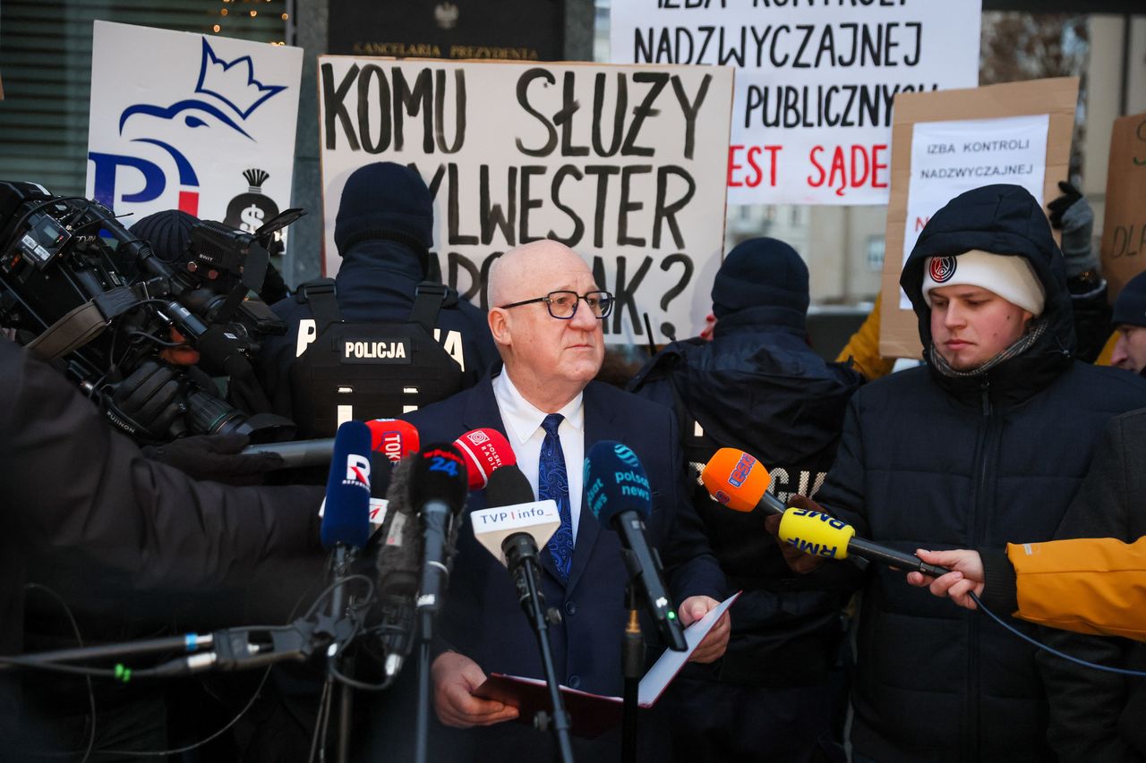 "Hańba!". Okrzyki podczas konferencji szefa PKW