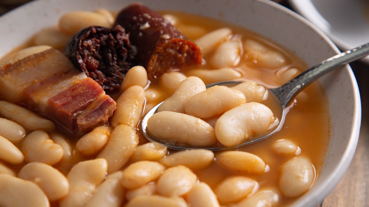 Fabada, czyli hiszpański gulasz z Asturii