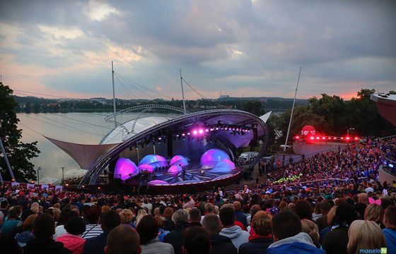 TV Puls pokaże 20. Mazurską Noc Kabaretową. „Jedna z najbardziej prestiżowych imprez rozrywkowych w Polsce”