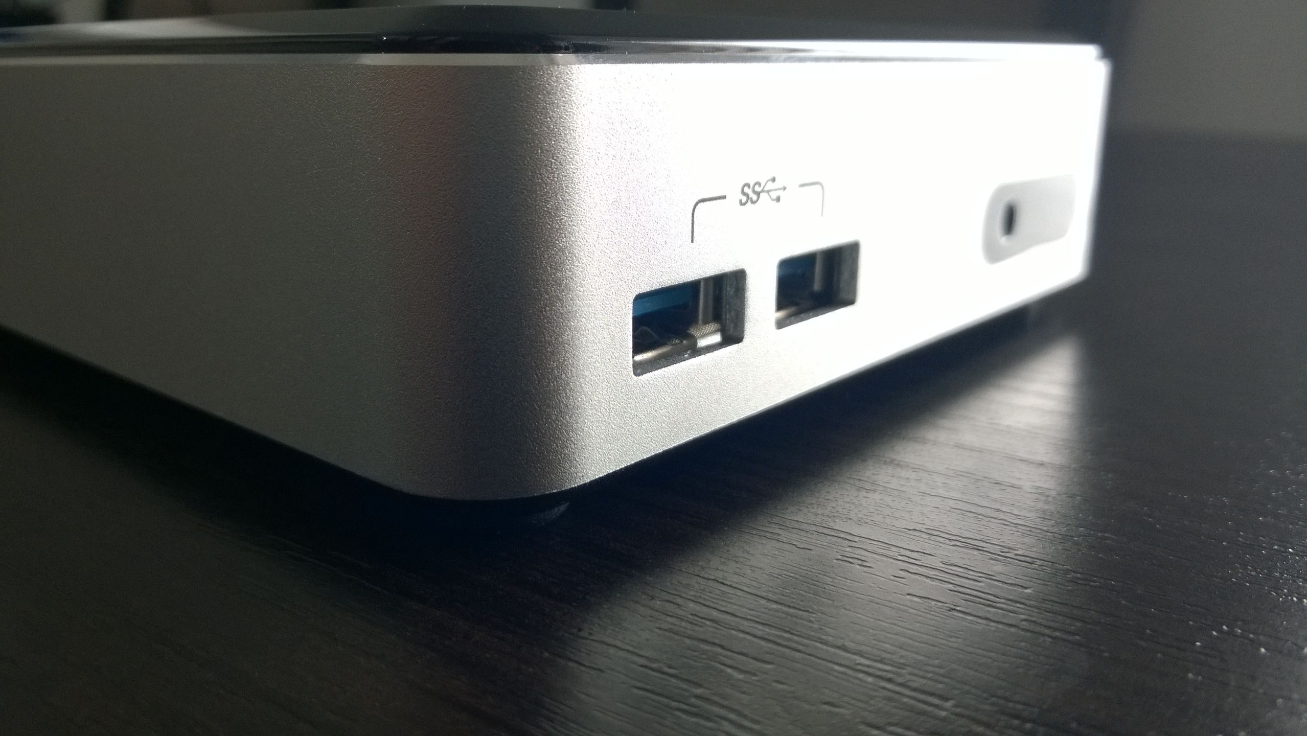 10 centymetrów desktopa - co potrafi mini-PC wielkości myszki, czyli Intel NUC 13