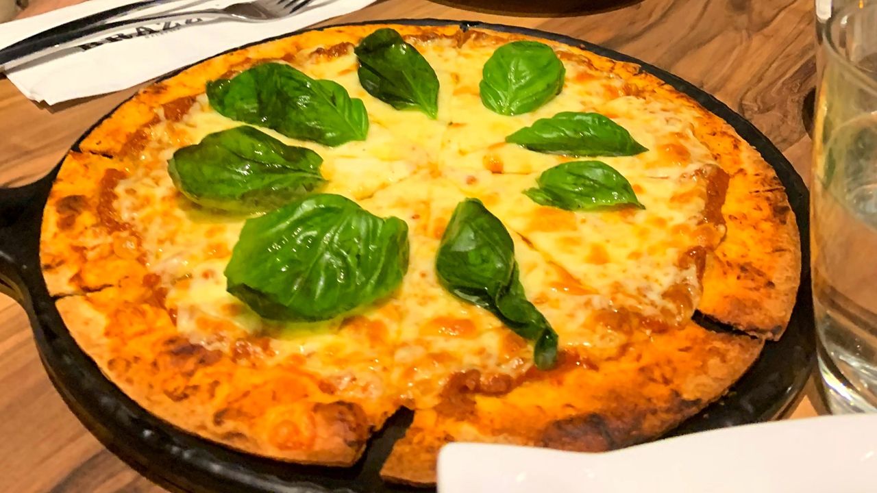 Dlaczego pizza w prawie każdym kraju smakuje inaczej i od czego to zależy?