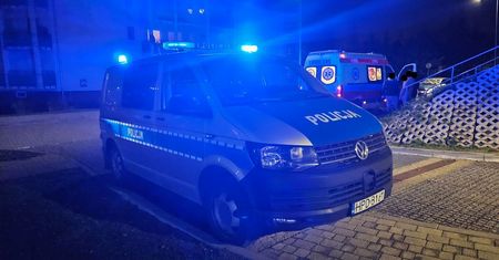 Sprzeczka zakończona bójką? Interweniował zespół ratownictwa medycznego i policja [ZDJĘCIA]