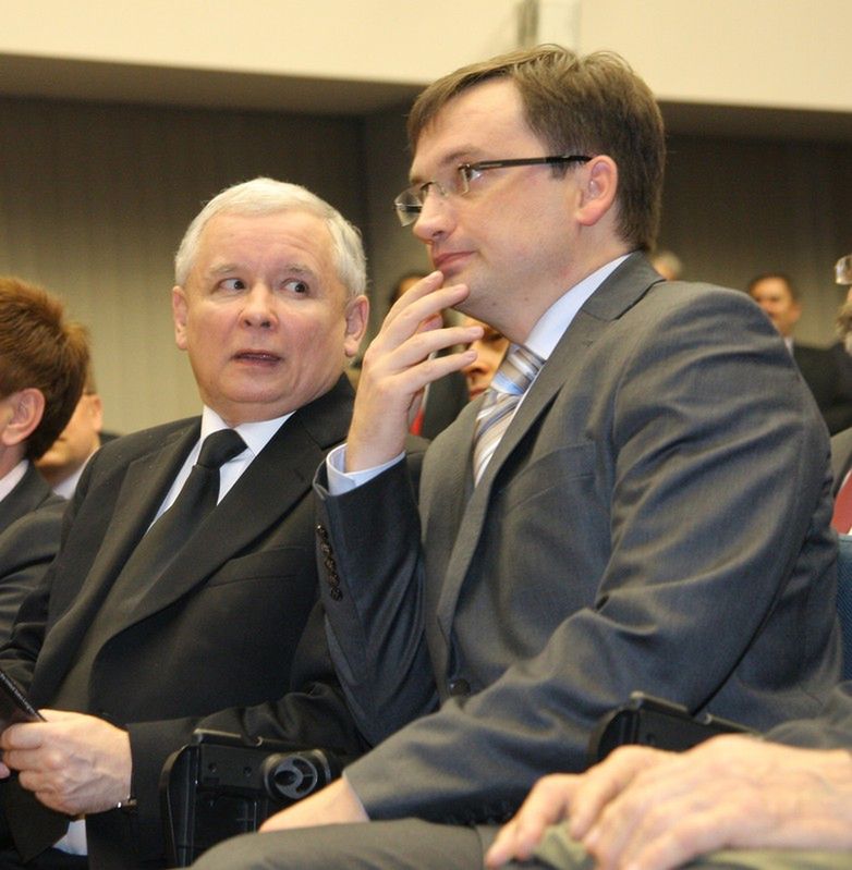 Kaczyński pisze list. Także do Ziobry
