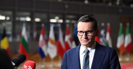 Morawiecki na wylocie? "Wszystko trzyma się na Mejzach"