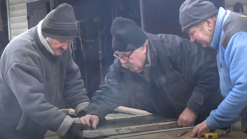 "Rolnicy. Podlasie" - tak rolnicy naprawiali okno