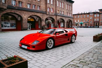 Gra o miliony. O wartości tego Ferrari F40 zdecydował dokument wydany w Polsce