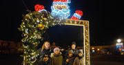 Tarnobrzeg: Świąteczne iluminacje rozświetliły miasto. Mieszkańcy chętnie robią sobie zdjęcia