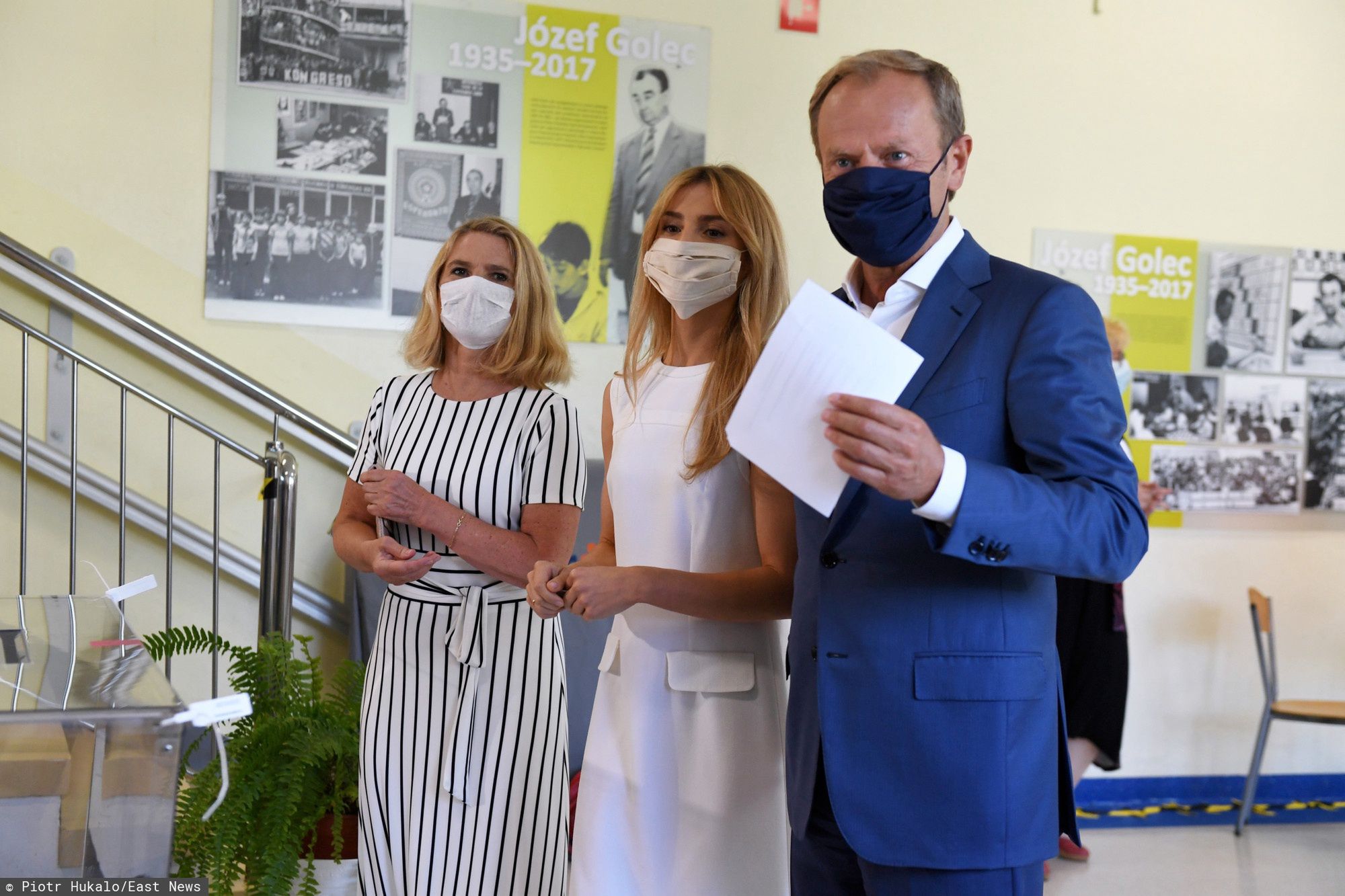 Donald Tusk z żoną i córką oddali głos w wyborach prezydenckich