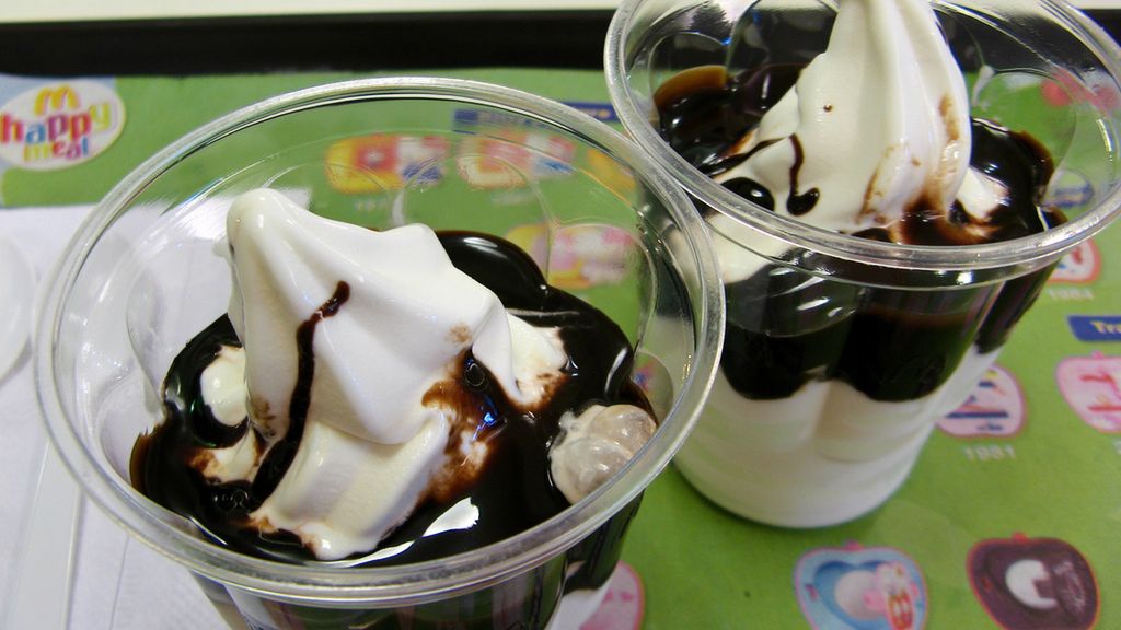 Lody z polewą czekoladową (McDonald's)