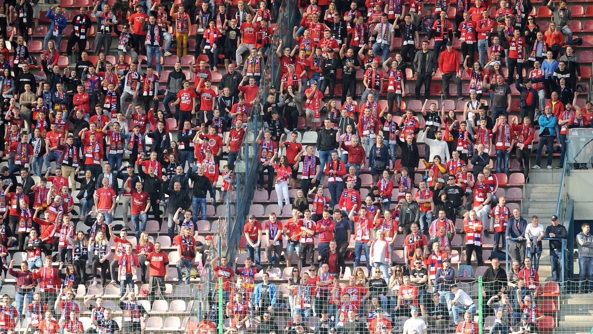 Newspix / Krzysztof Porębski / Na zdjęciu: kibice Wisły Kraków