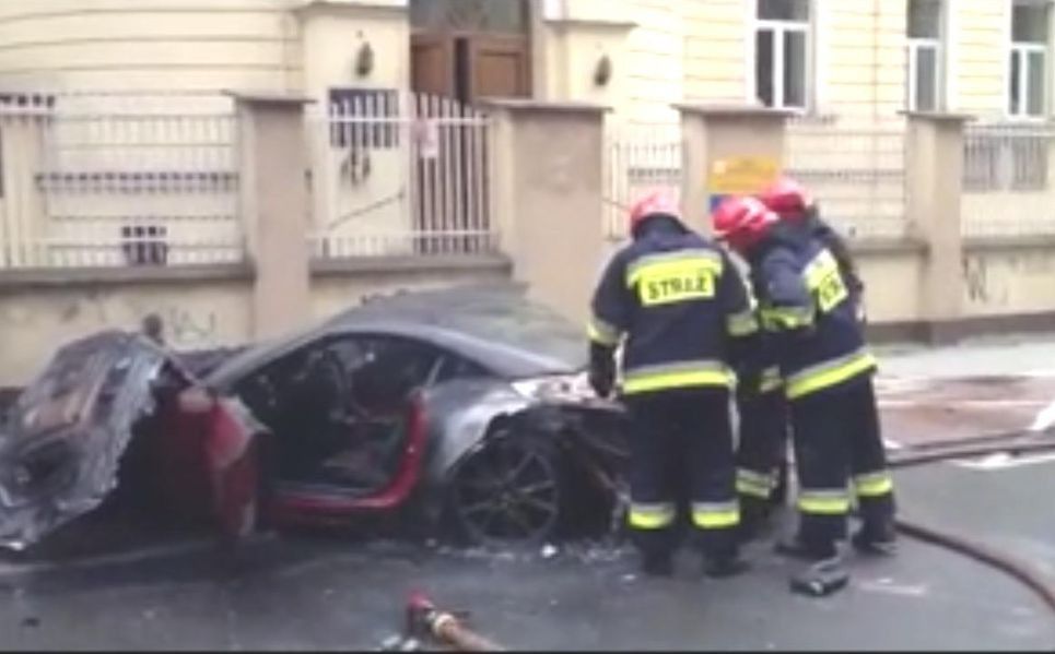 Ferrari spłonęło w Centrum! (wideo)