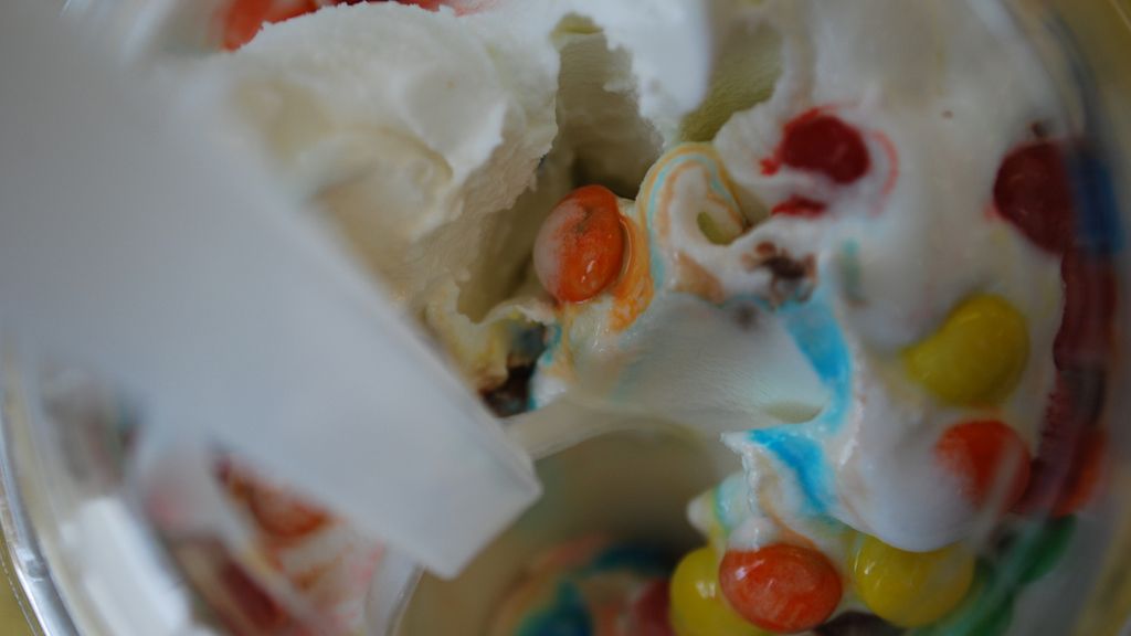 Lody McFlurry z M&M's (McDonald's)