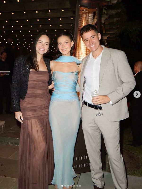 Rebecca Faria i Nicola Peltz