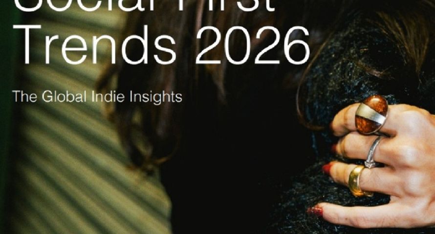 Koniec ery tradycyjnych influencerów, ważniejsi twórcy wiarygodni. Oto nowy raport