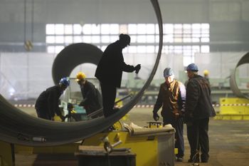 Firmy wracają z produkcją do Europy. Polska wśród liderów reshoringu