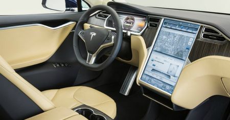 Kierowcy boją się nowych technologii w autach