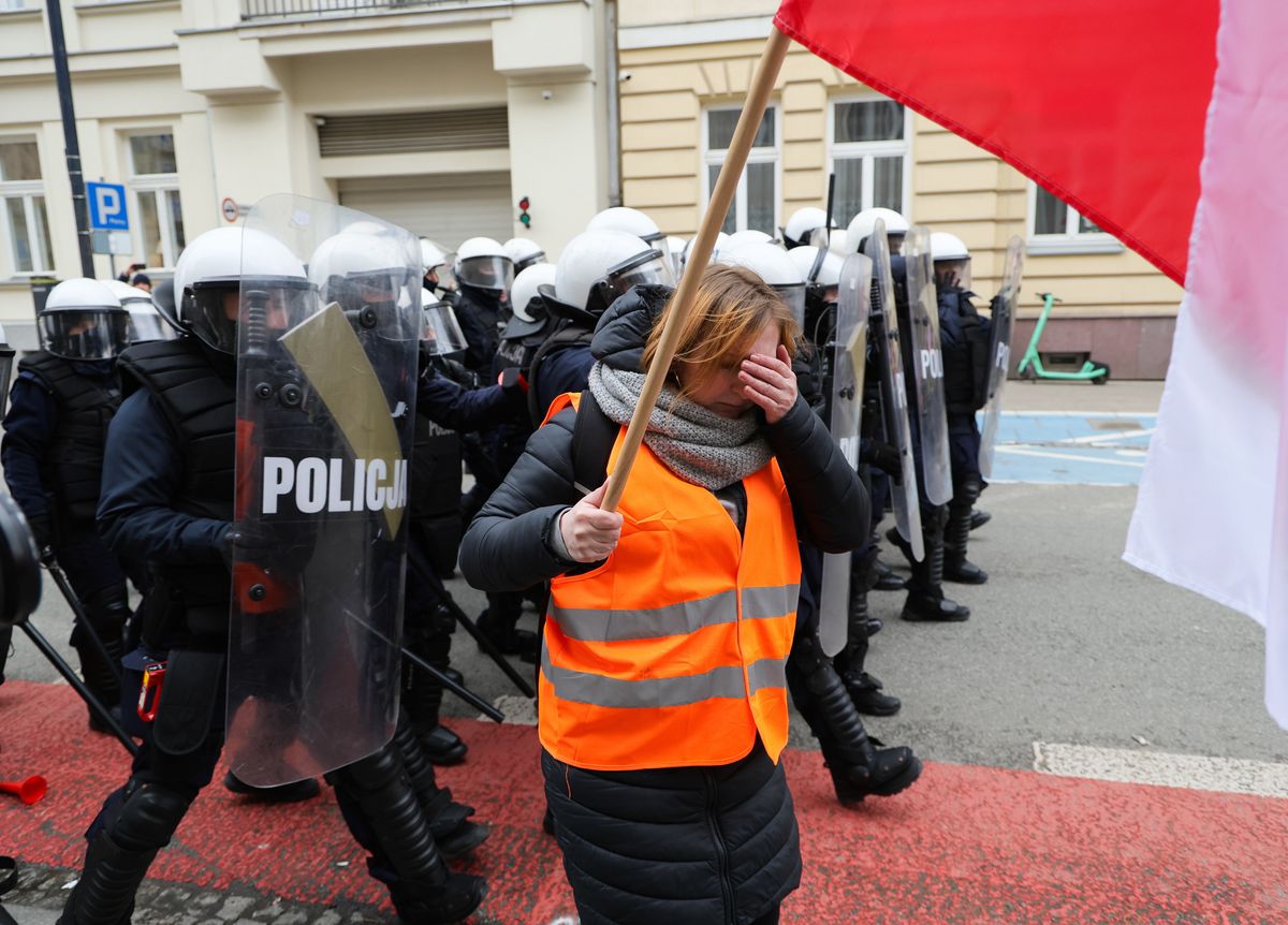 Warszawa. Protest rolników i innych związków pod Sejmem