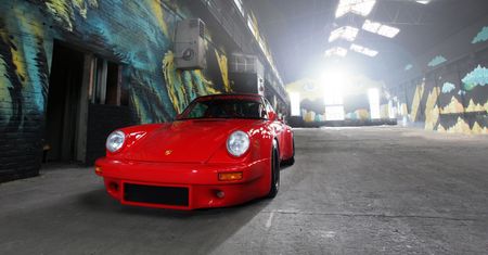 Restomod 911 w wyścigowym klimacie