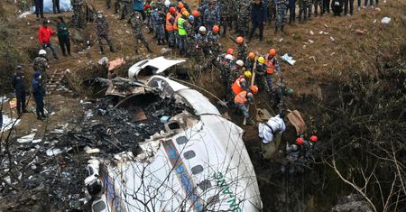 W katastrofie samolotu zginęły 72 osoby. "Pilot wyłączył silniki"