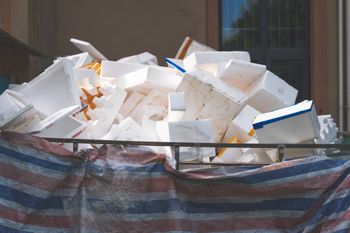 Gdzie wyrzucić styropian? Wielu robi ten błąd