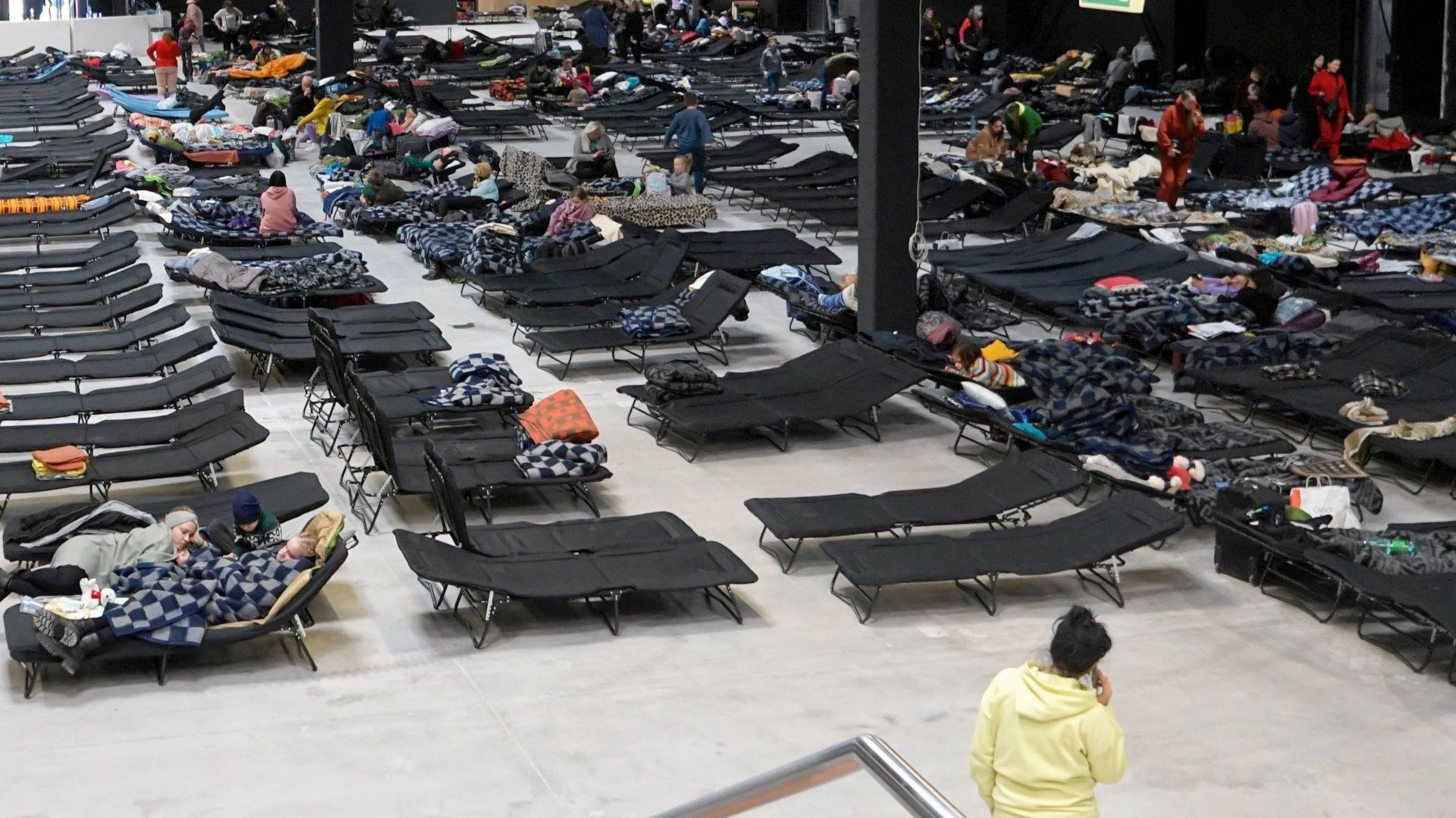 Noclegownia dla uchodźców z Ukrainy w Ptak Warsaw Expo w Nadarzynie. 8 Marca 2022 roku