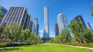 Pekin: samolot uderzył w CITIC Tower. Władze mówią o celowym działaniu