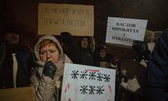 "Złodzieje! Tchórze!". Jarosław Kaczyński przyjechał na Pomorze