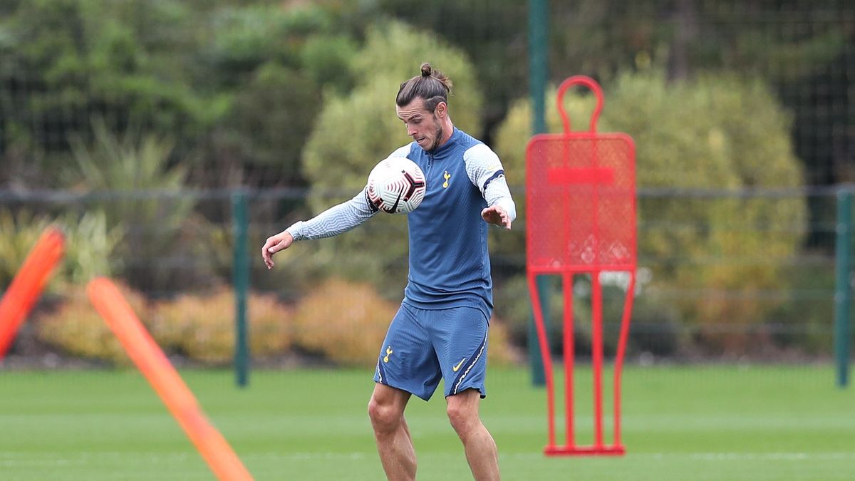 ENFIELD, ENGLAND - OCTOBER 01: Gareth Bale of Tottenham Hotspur continues on field rehabilitation at Tottenham Hotspur Training Centre on October 01, 2020 in Enfield, England. (Photo by Tottenham Hotspur FC/Tottenham Hotspur FC via Getty Images)