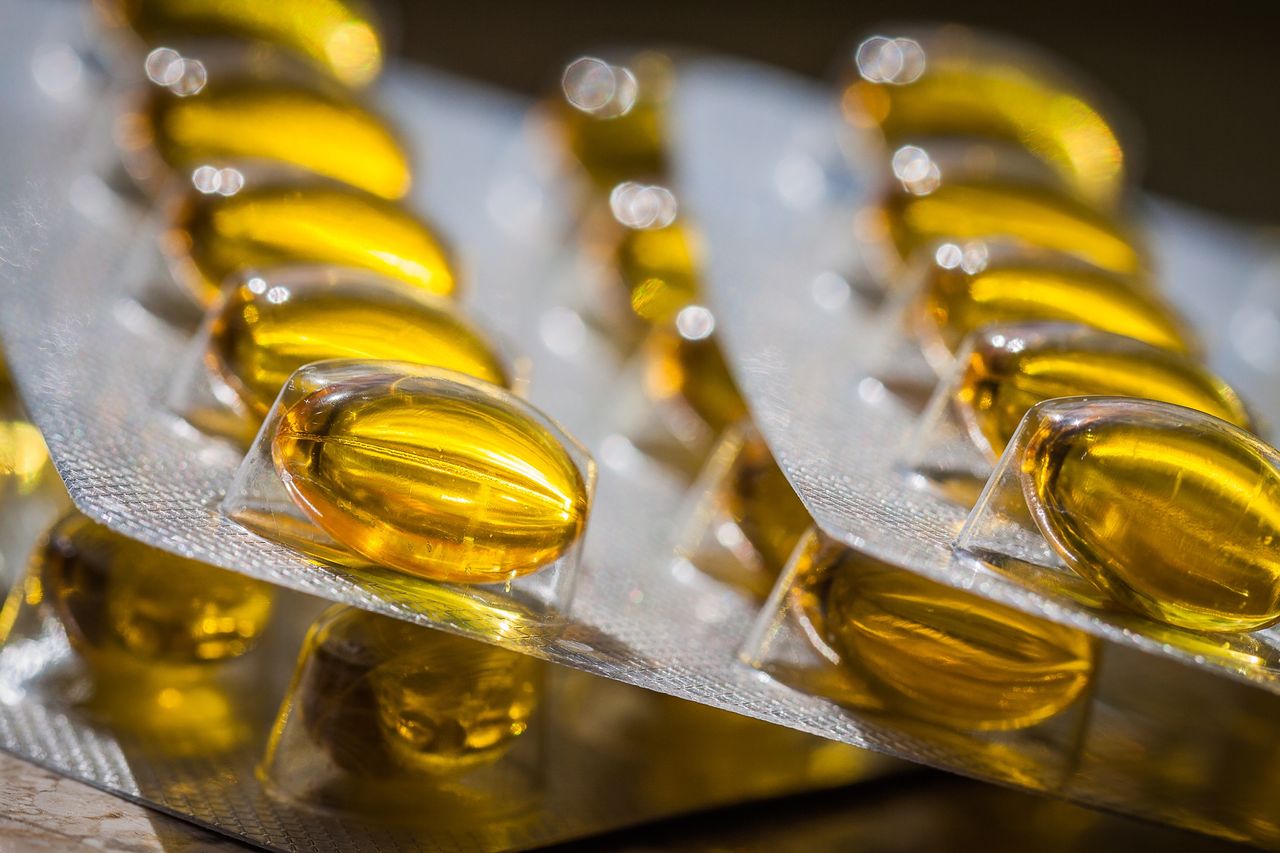 Kiedy najlepiej brać witaminy? Wiele osób robi to źle