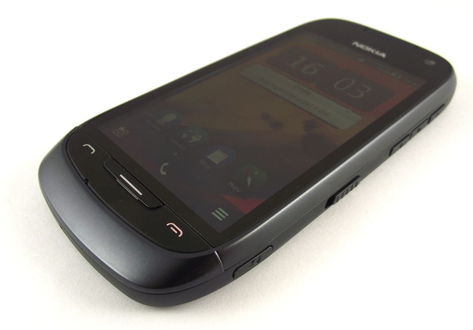Nokia 701 - galeria zdjęć 10