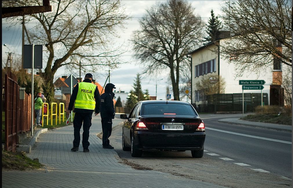 Nie tylko "suszarka” i alkomat. Oto wyposażenie "drogówki"