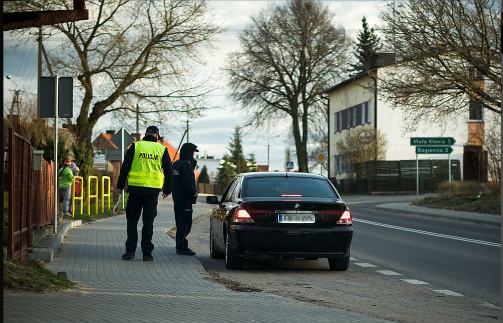 Nie tylko "suszarka” i alkomat. Oto wyposażenie "drogówki"