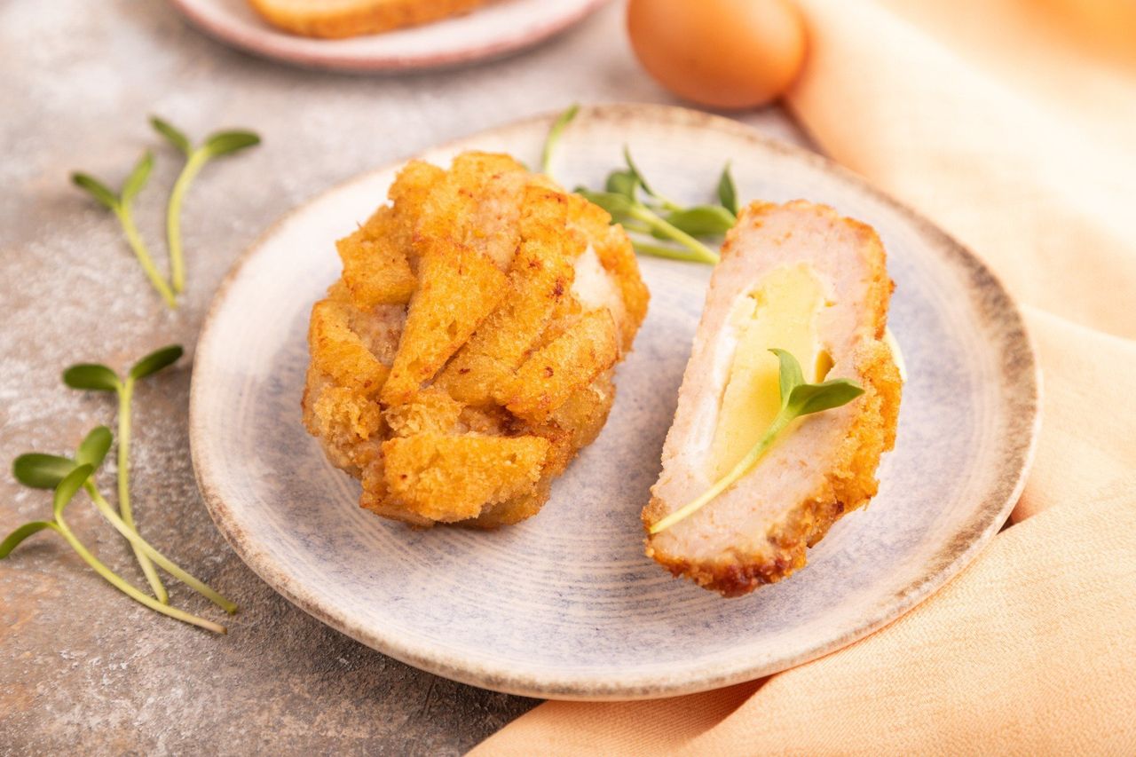 Filet z kurczaka po parysku. Sprawdzony przepis na rodzinny obiad