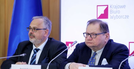 Członek PKW wstrzymał się ws. PiS. Tłumaczy decyzję