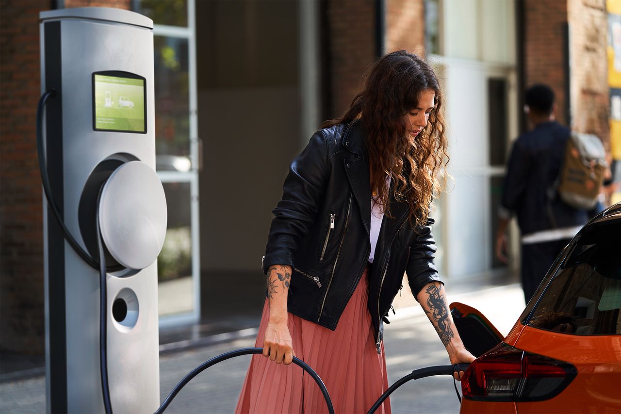 Zmiana ma sens. Już dziś warto przesiąść się do auta elektrycznego