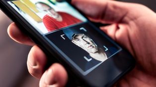Fałszywi celebryci, spreparowane rozmowy i puste konta. Deepfake atakuje