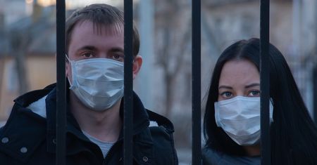 Rząd wprowadzi zakaz wychodzenia z domu? Minister zdrowia apeluje
