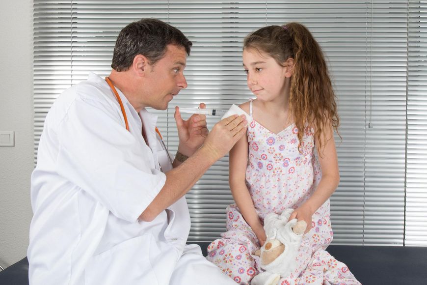 Co radzi pan rodzicom, którzy stoją przed dylematem, czy szczepić swoje córki przeciw wirusowi HPV? 