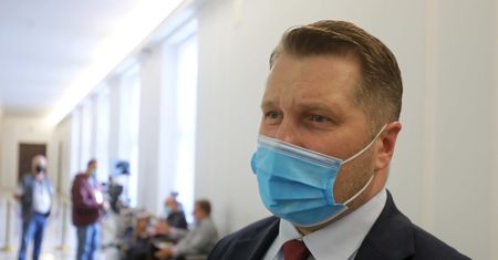 Przemysław Czarnek ofiarą wandali. Grzmi: "Chamstwo"