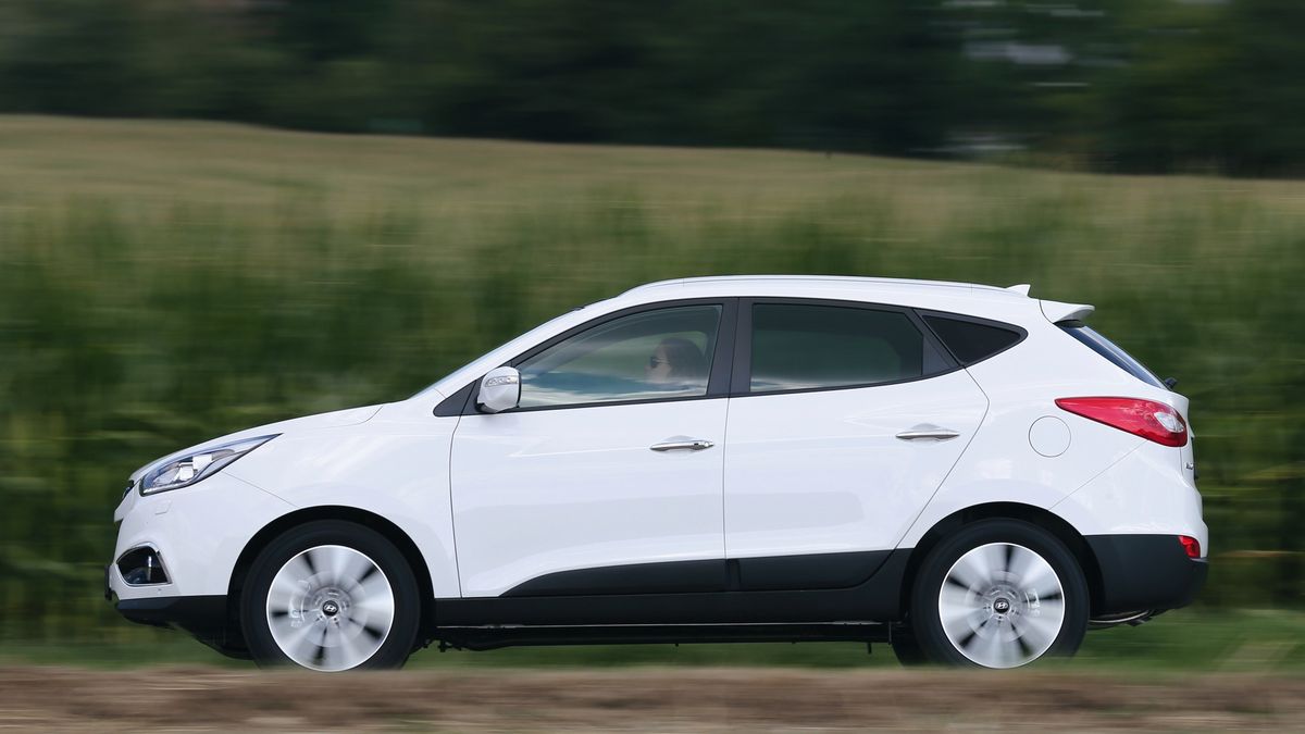 Druga generacja SUV-a japońskiej marki podobała się klientom z wyglądu i była tania. Niestety czas pokazał, że niska cena to również niska jakość.