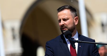 Żołnierze zatrzymani po użyciu broni na granicy. Jest reakcja szefa MON
