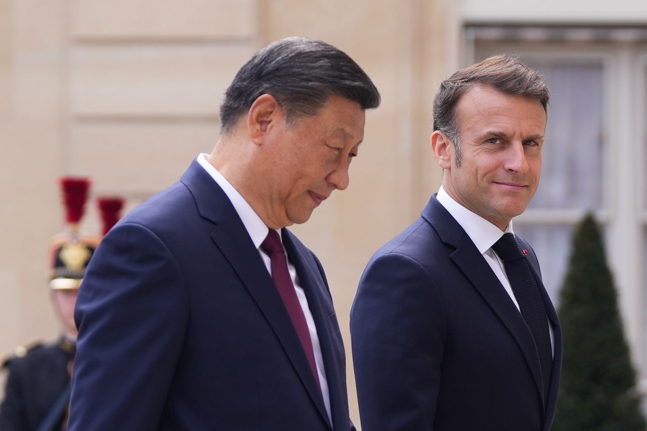 Xi Jinping and Emmanuel Macron during the May meeting in Paris