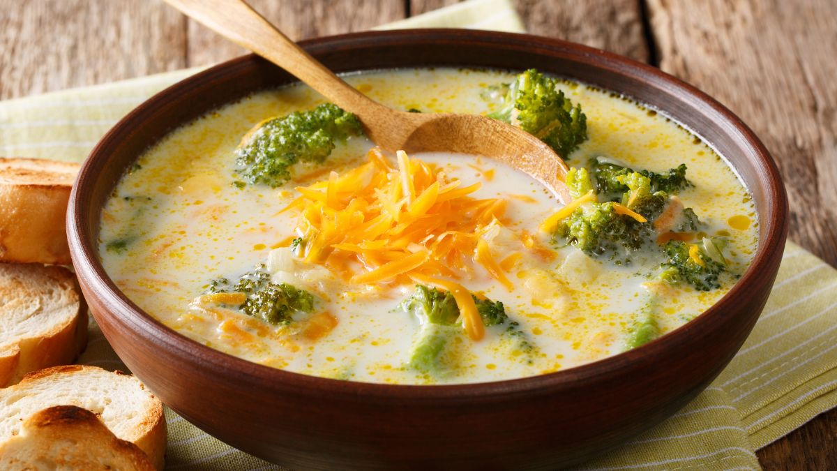 Zupa serowa z brokułami