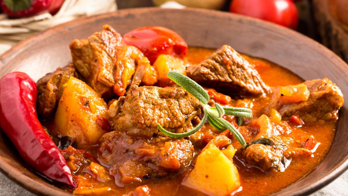 Gulasz węgierski może być bardziej gęsty