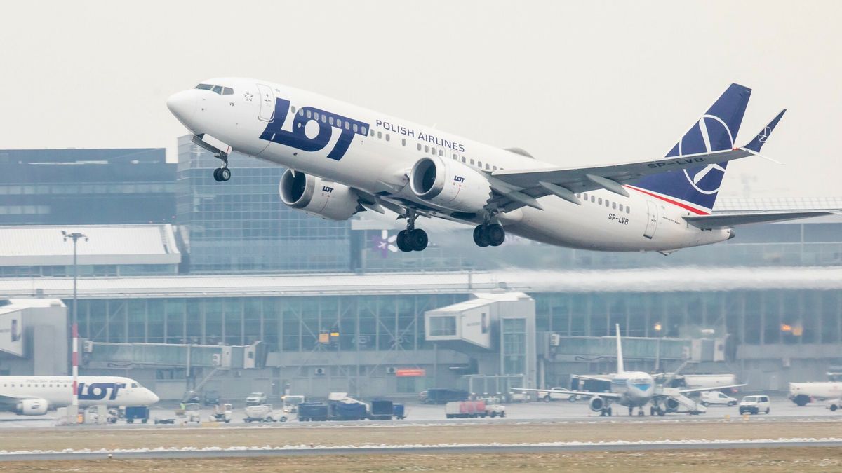 reporter_baza_2021-12
22.12.2021 Warszawa, Lotnisko Chopina, samolot Boeing 737 MAX 8, PLL LOT,  Fot Tomasz Jastrzebowski/REPORTER
Tomasz Jastrzebowski/REPORTER