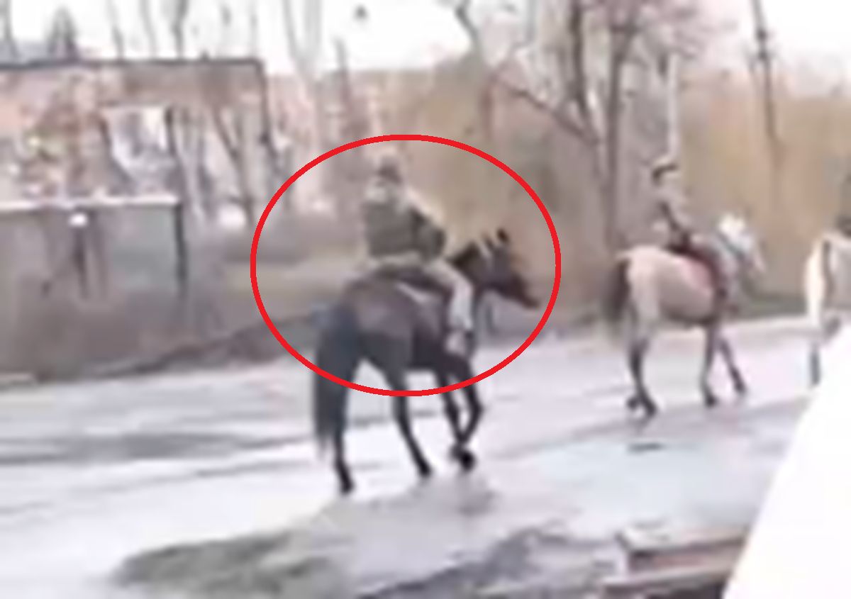 "Średniowiecze". Kuriozalne wideo. Pokazali pojazdy Rosjan