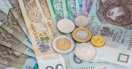 Przelewy do końca marca. 240 zł bez wniosku dla milionów Polaków